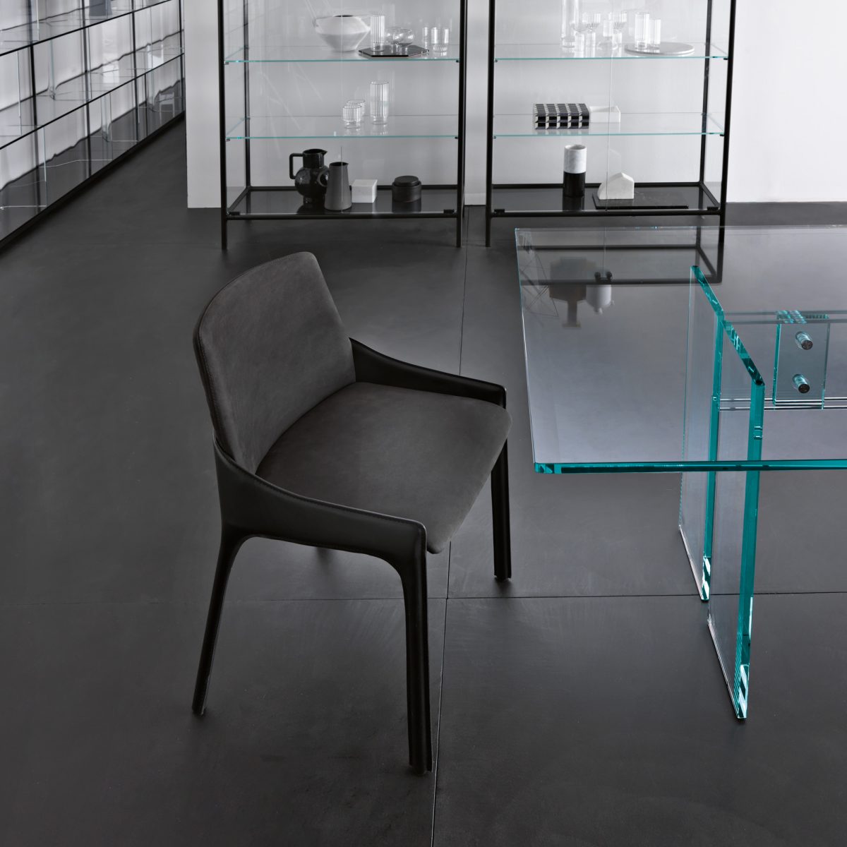 Plie Dining Chair by Fiam Italia • room service 360°